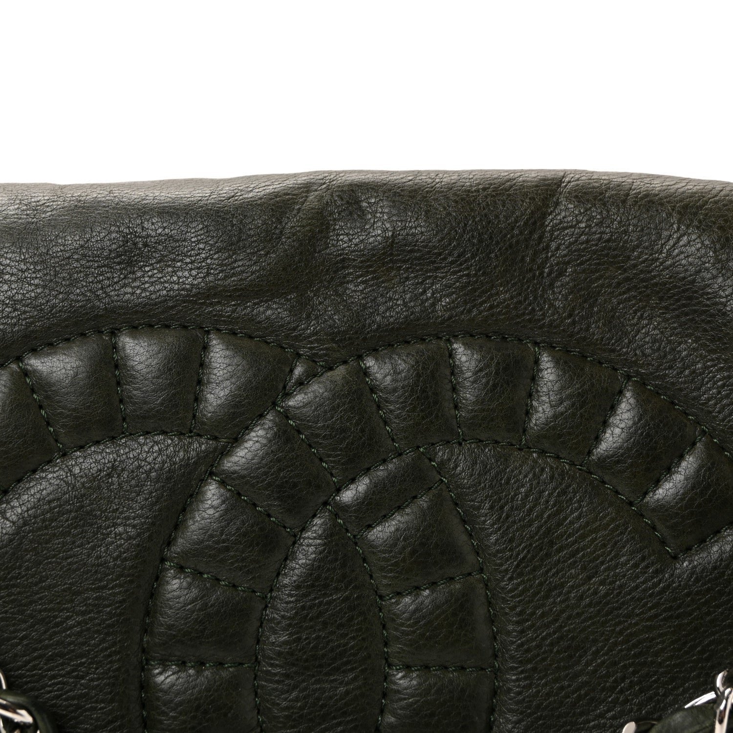 CHANEL ON THE BUND flap bag - Image 8