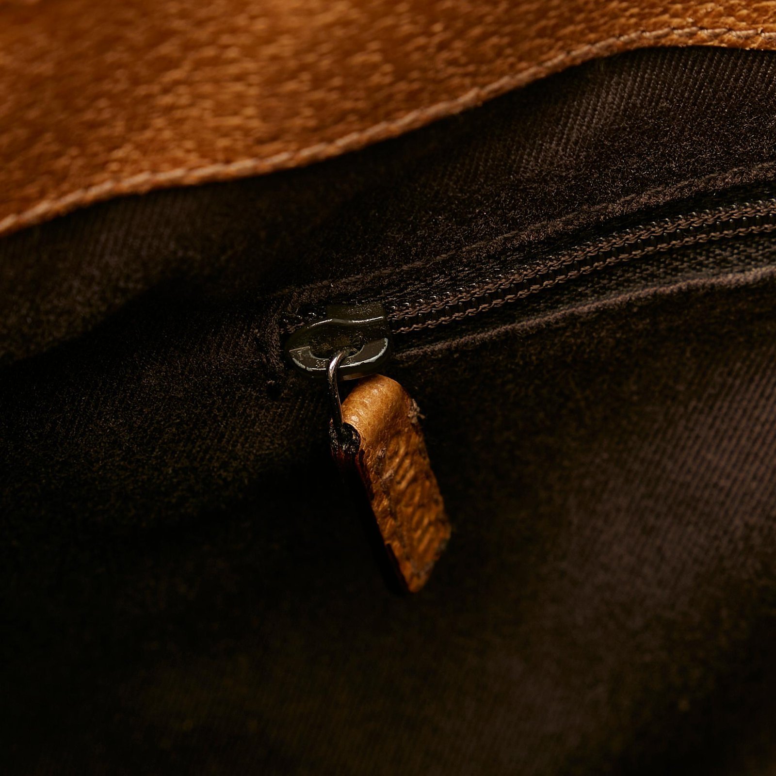 Gucci GG Canvas Tote Bag - Image 9