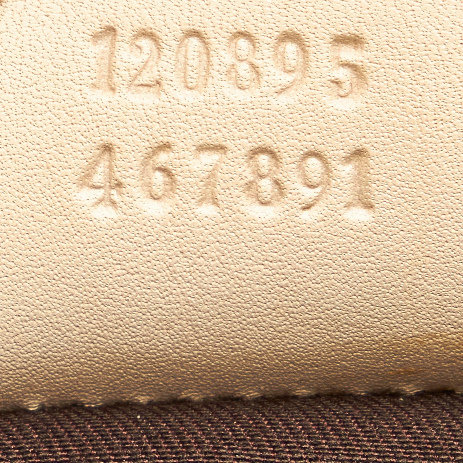 Gucci GG Nailhead Leather Handbag - Image 8