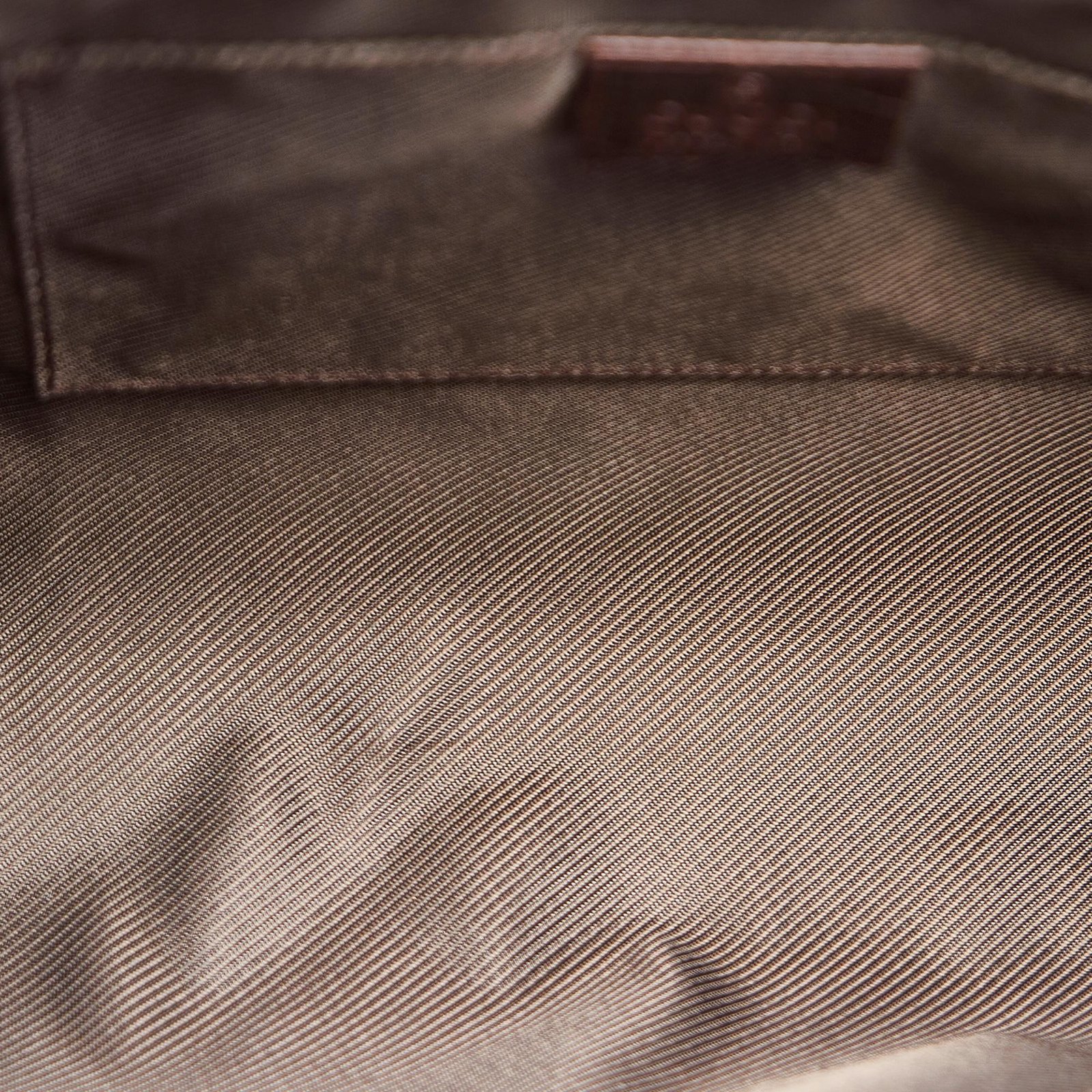 Gucci GG Supreme Clutch Bag - Image 6