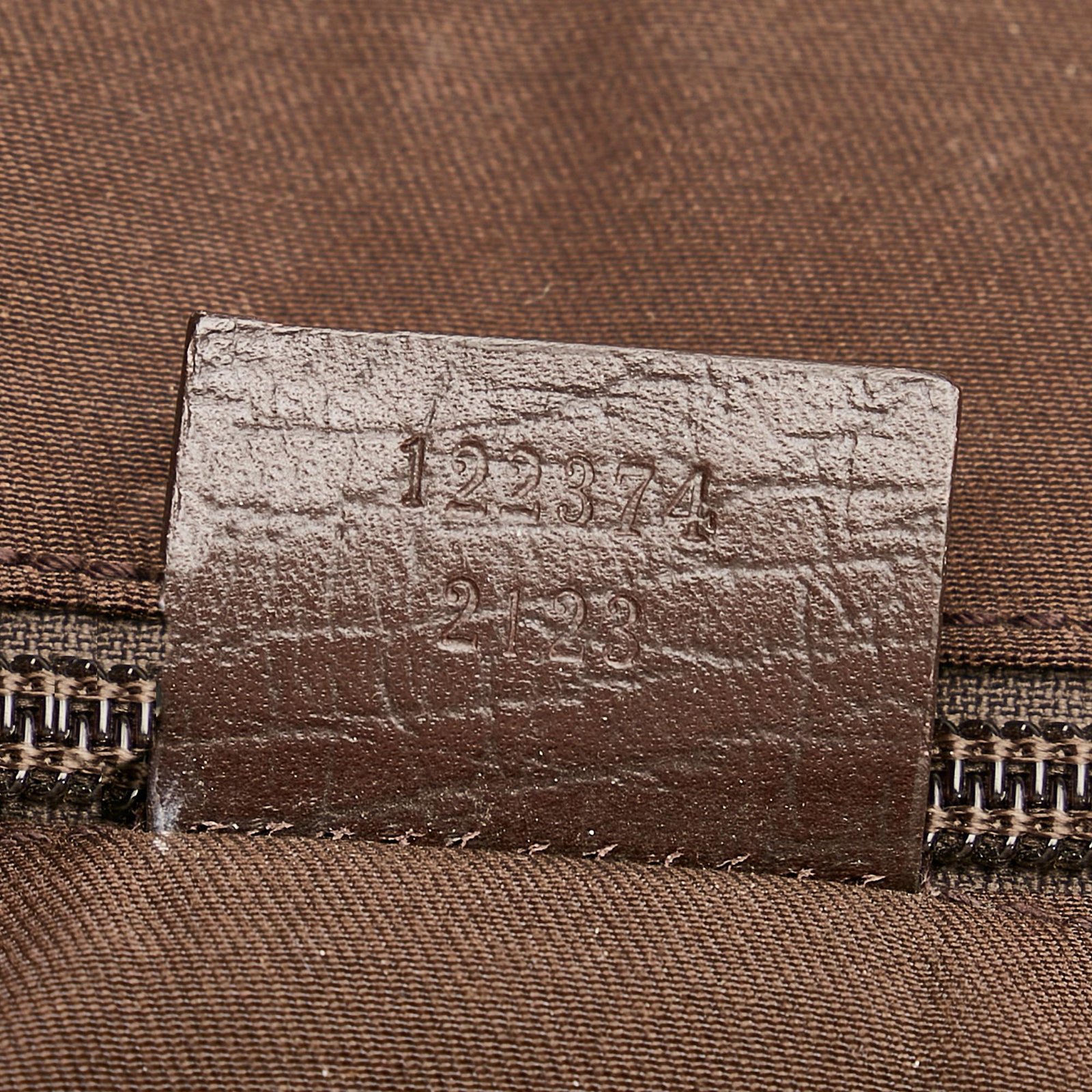 Gucci GG Supreme Crossbody Bag - Image 8