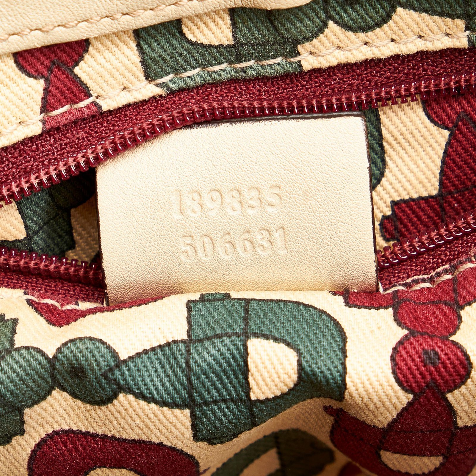 Gucci Guccissima Abbey D-ring Leather Shoulder Bag - Image 8